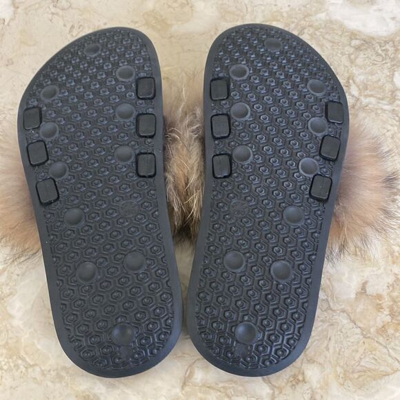 NEW! Genuine Raccoon Fur Fluffy Slide Sandals - Picture 8 of 9